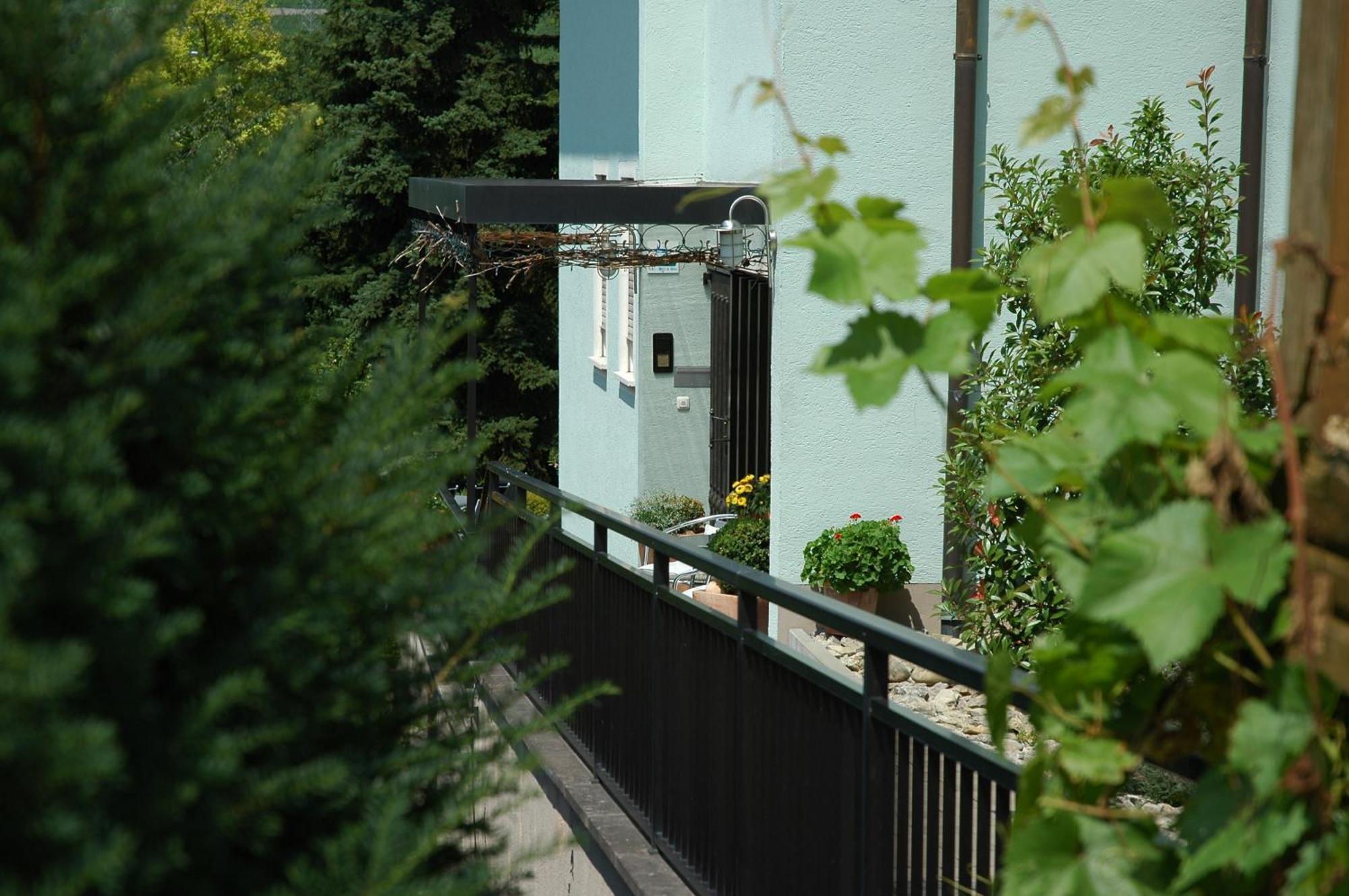 Hotel-Garni 'Zum Weinkrug' سومرهاوزن المظهر الخارجي الصورة